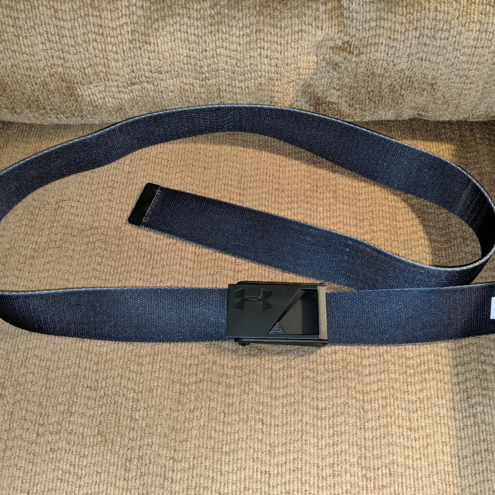 NWOT Men's Under Armour webbing adjustable belt md